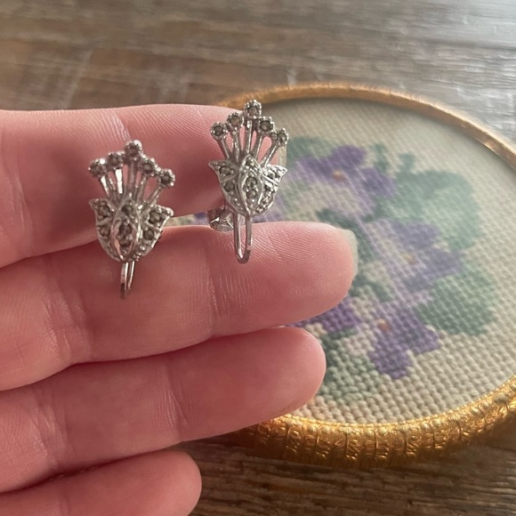 Jewelry - Vintage 1960's Silver Tone Screwback Earrings